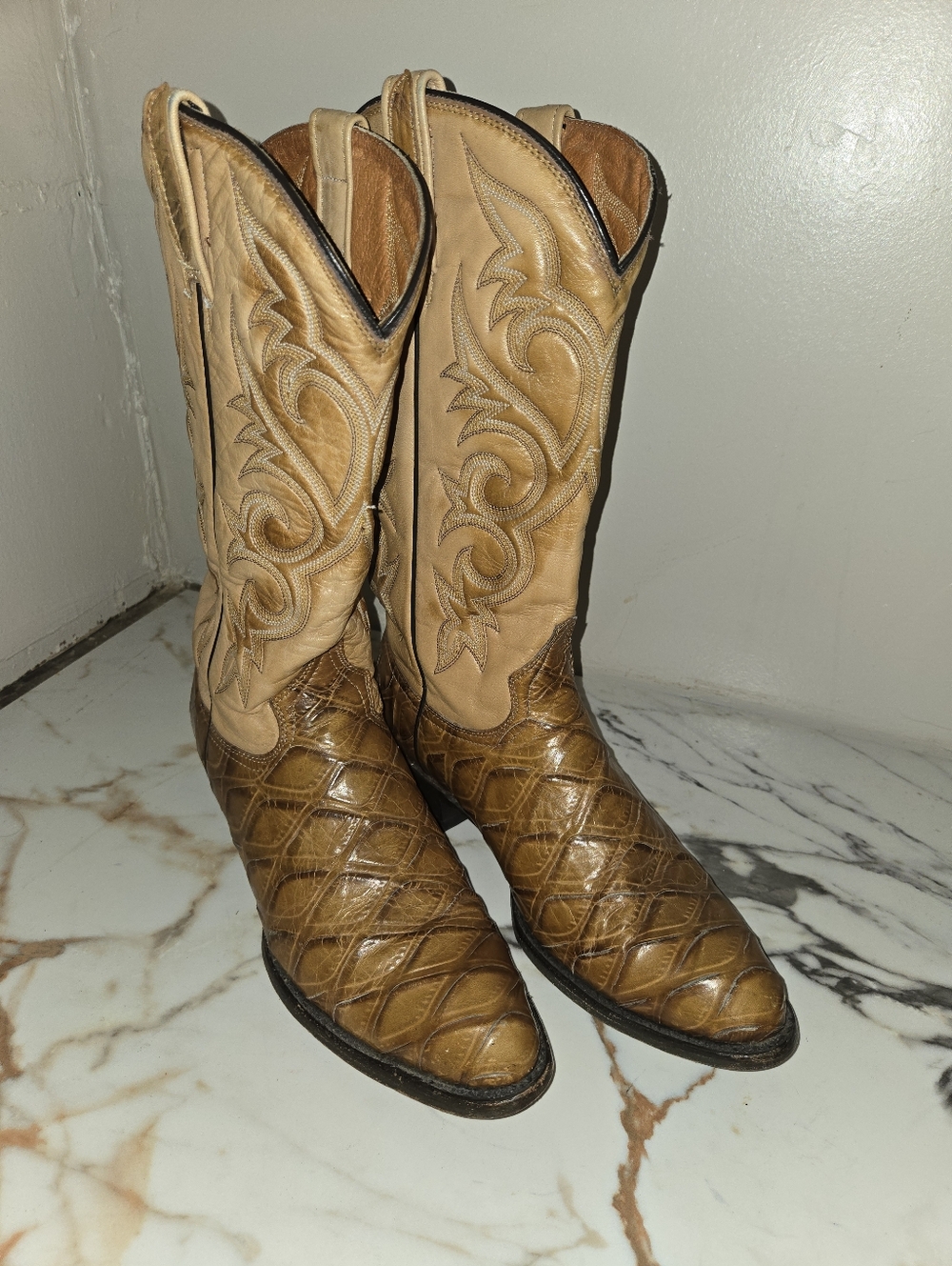 Jaca Anteater SKIN Embossed Leather Mens Boots, Size 9, Asking $130.00